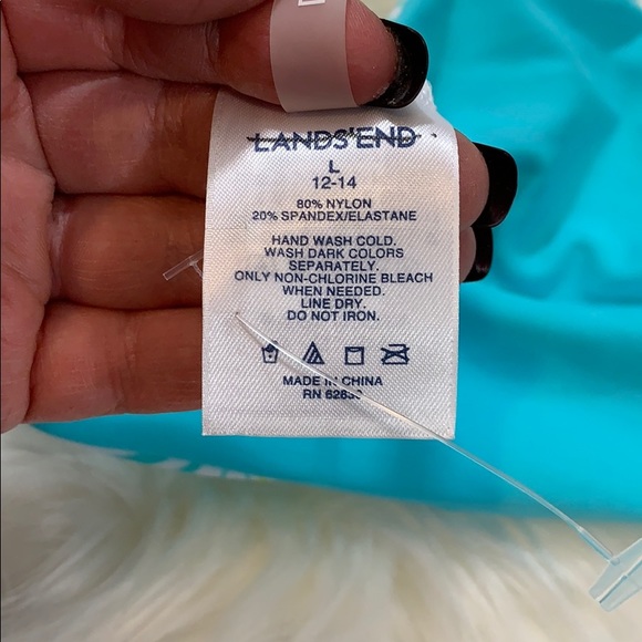 NWOT Lands end Reversible Swim top - Picture 9 of 9